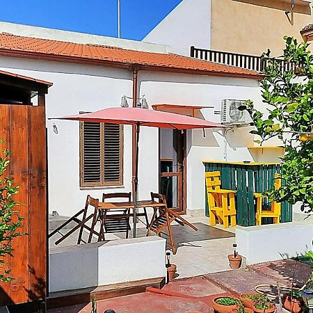 B&B Il Cortile Del Sole オルメード エクステリア 写真