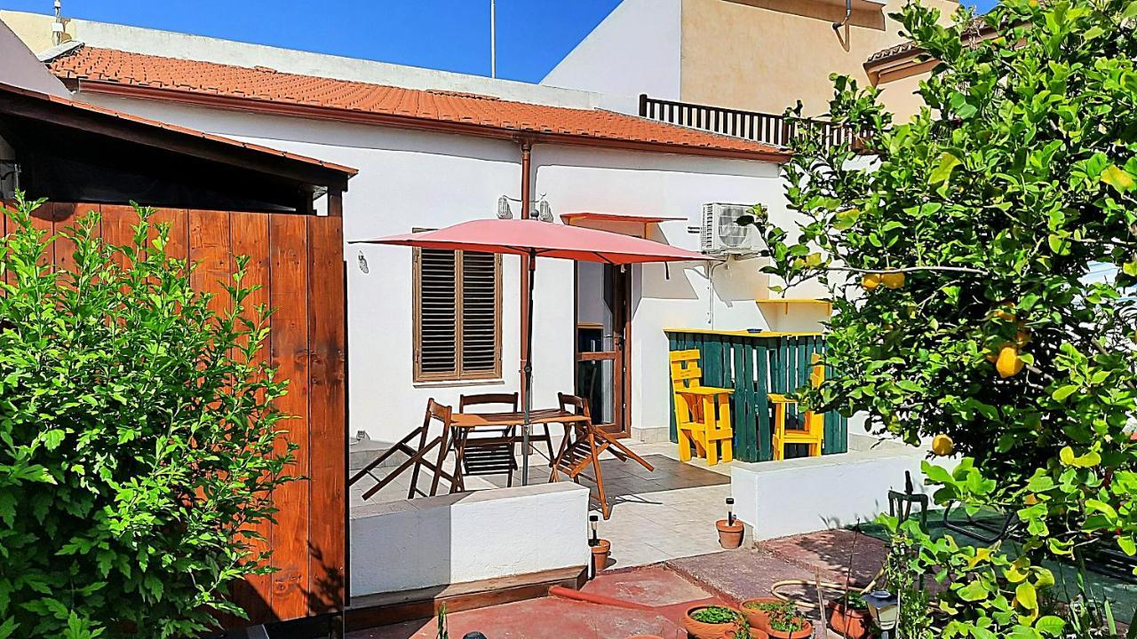 B&B Il Cortile Del Sole オルメード エクステリア 写真